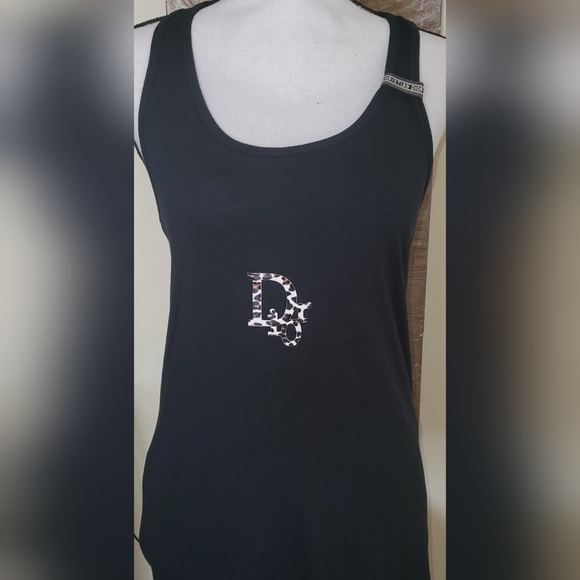 Variety of Colors. Printed Tees and Tanks. - Picture 8 of 16